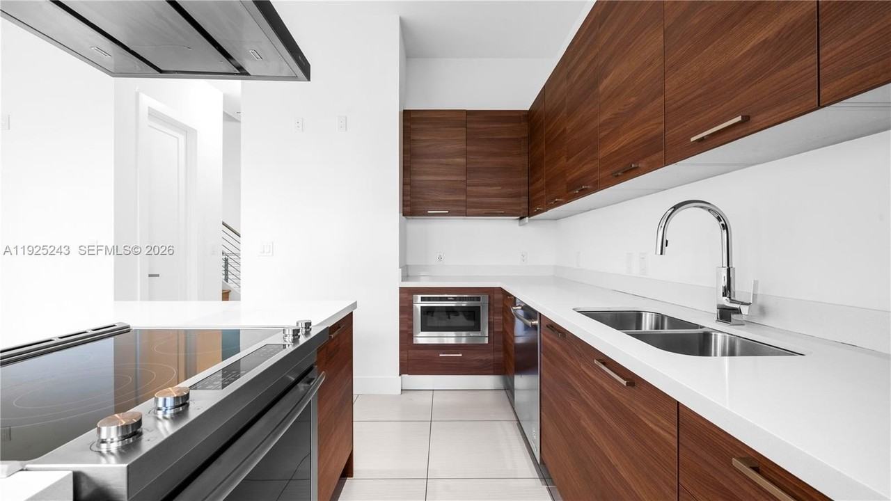 9187 Nw 33rd St - Photo 6 of 25