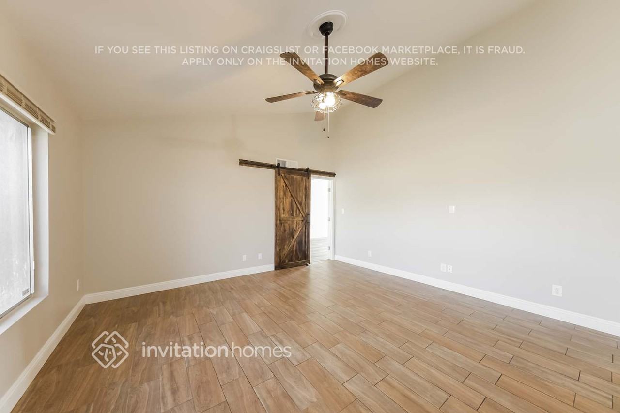 4613 W Augusta Ave - Photo 2 of 15