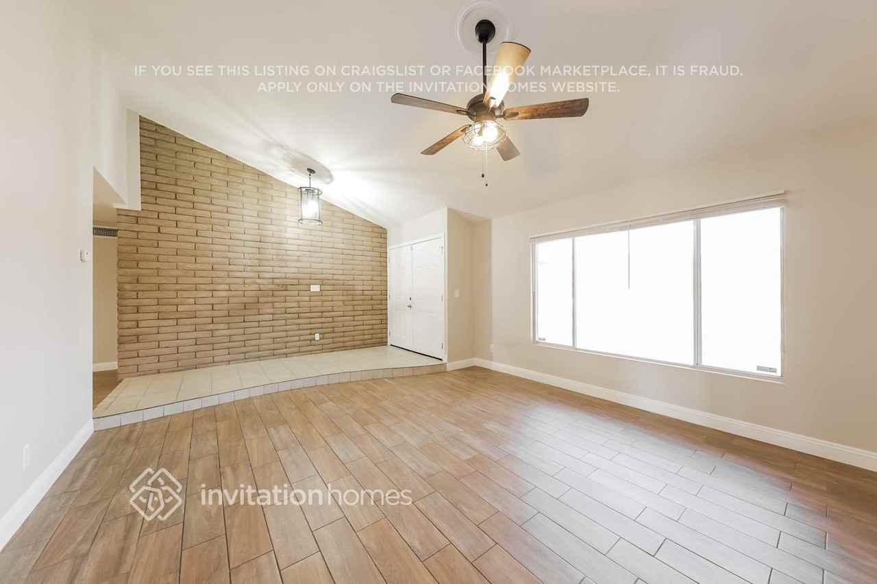 4613 W Augusta Ave - Photo 3 of 15