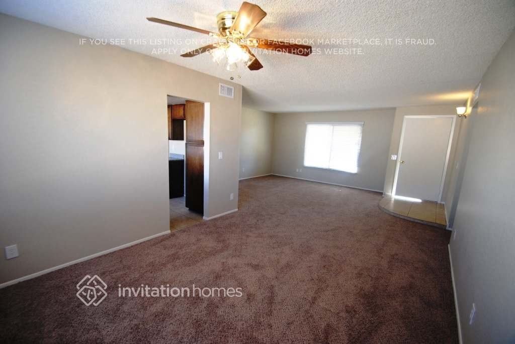 4806 W Christy Dr - Photo 2 of 13
