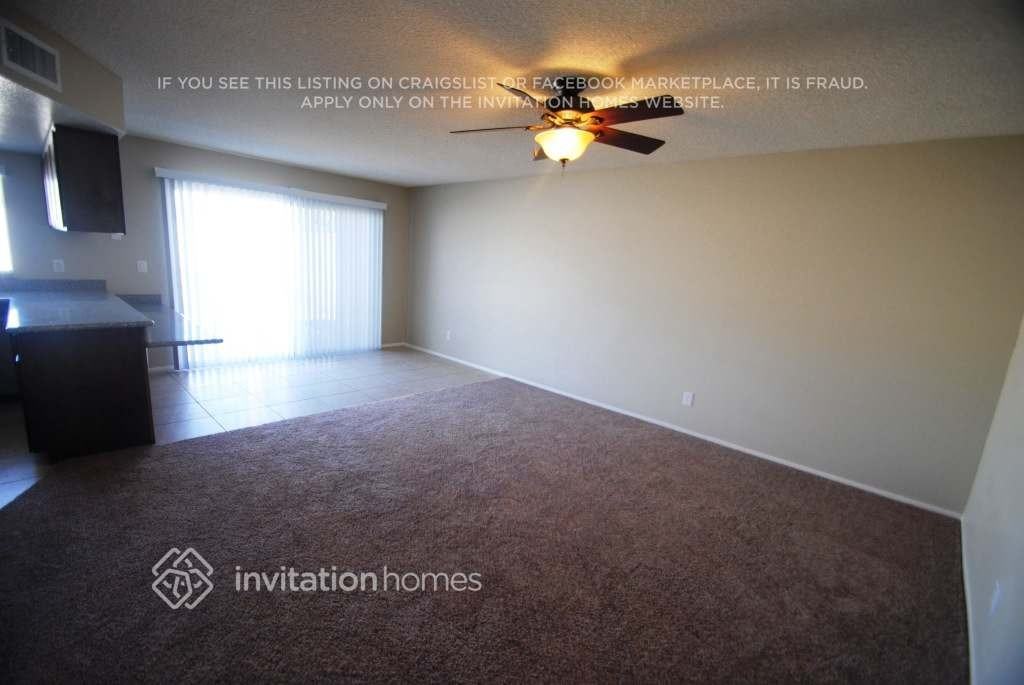 4806 W Christy Dr - Photo 3 of 13