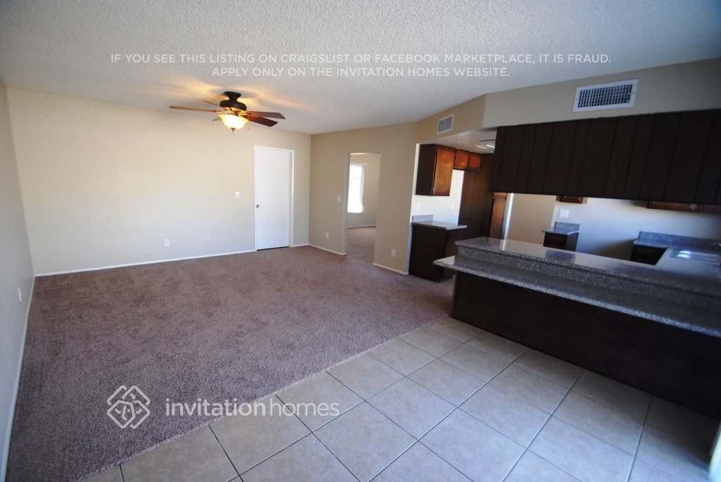 4806 W Christy Dr - Photo 4 of 13