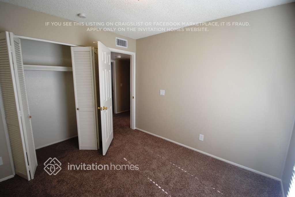4806 W Christy Dr - Photo 7 of 13