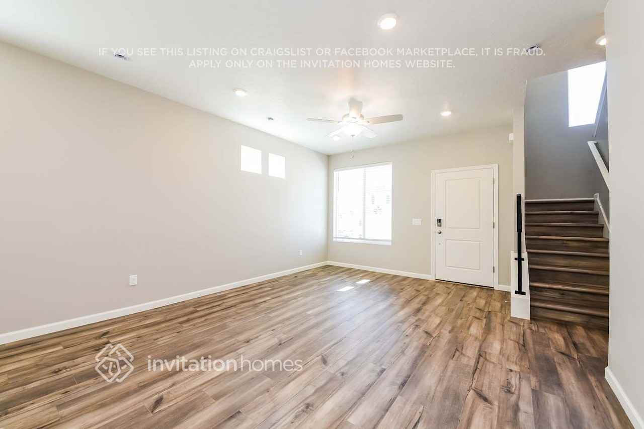 249 E Harker Creek St - Photo 4 of 18