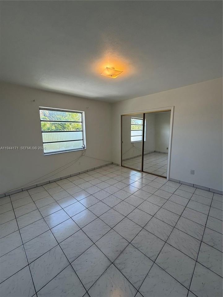 22 Sw 55th Avenue Rd #U - Photo 6 of 12