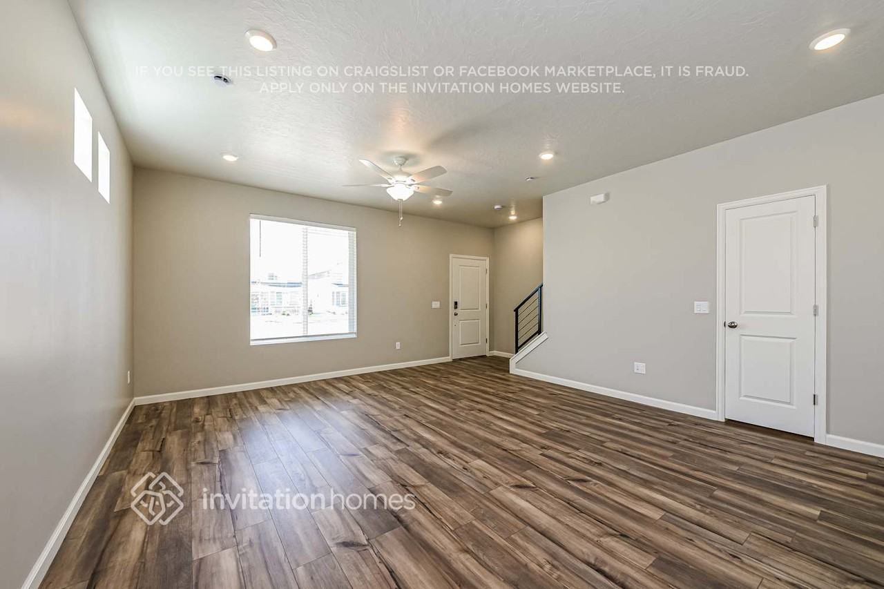 42 N Riverside Dr - Photo 5 of 18