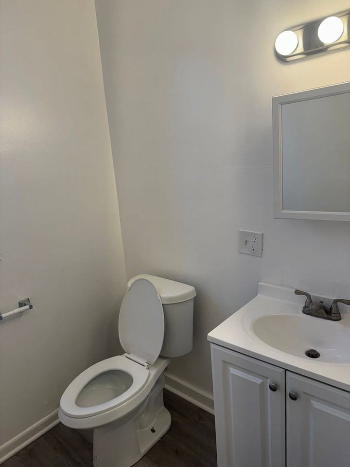 118 N Keeler Ave #2 - Photo 4 of 7
