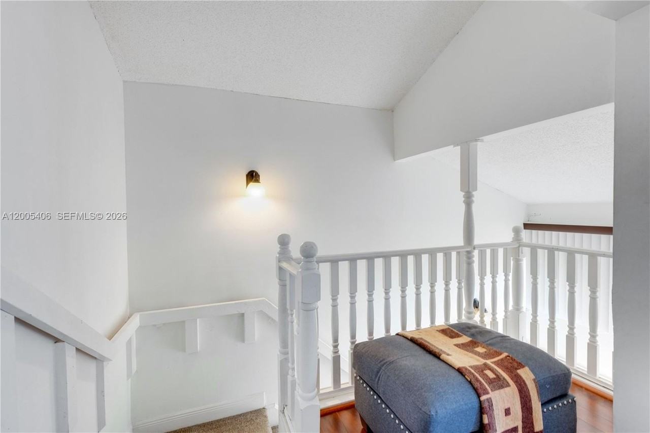 8390 N Missionwood Cir #D18 - Photo 6 of 39