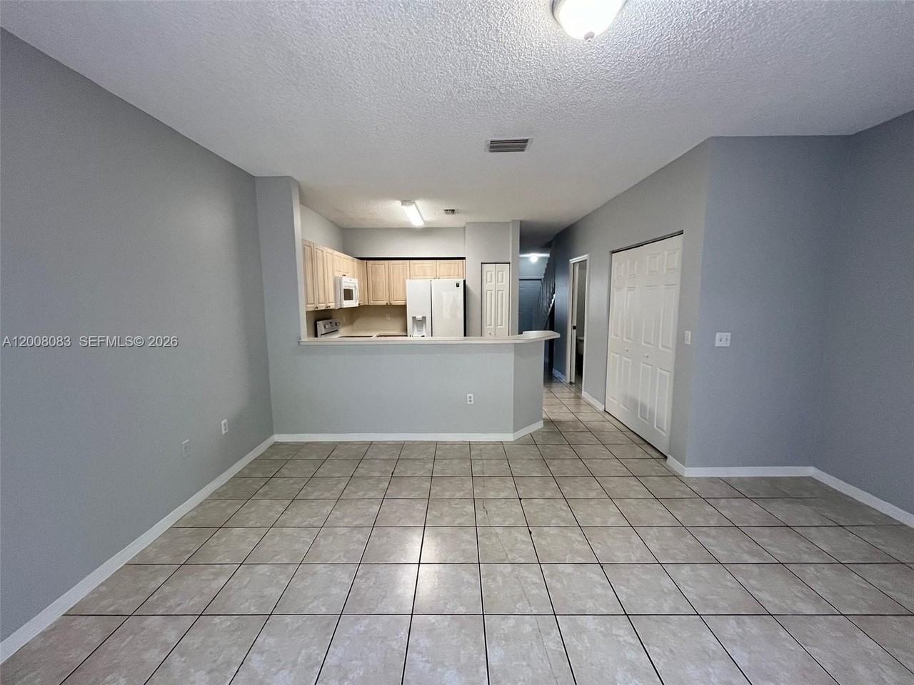 2210 Se 25th Ave #2210 - Photo 6 of 12