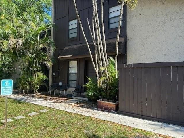 1761 Bayberry Dr - Photo 3 of 44