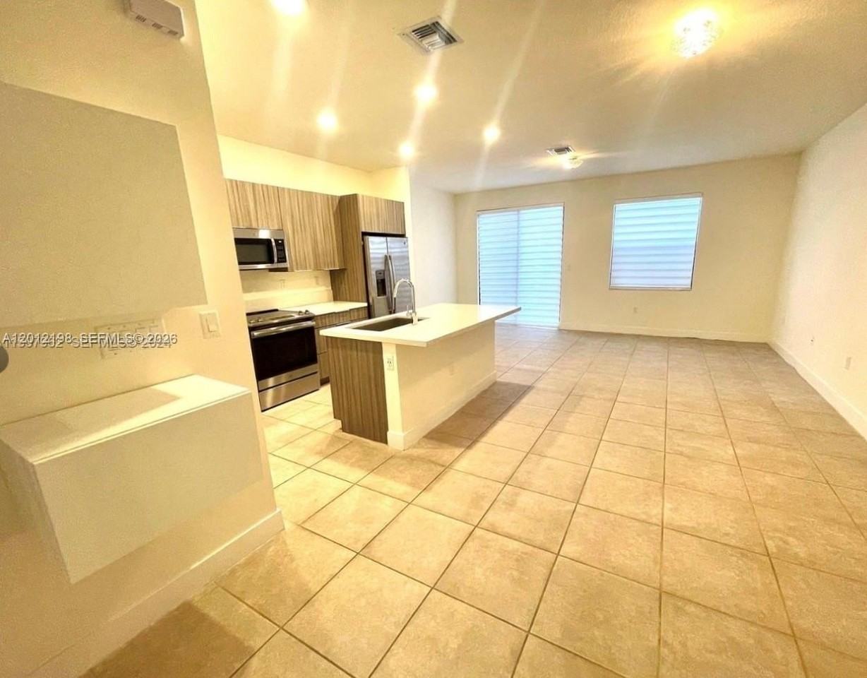 9083 Nw 159th St #9083 - Photo 6 of 30