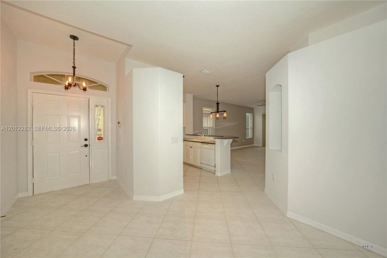 3781 Nw Willow Creek Dr - Photo 5 of 35