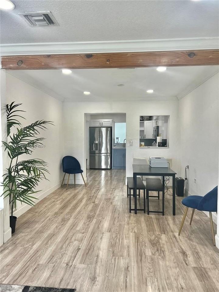 12040 N Miami Ave - Photo 7 of 25