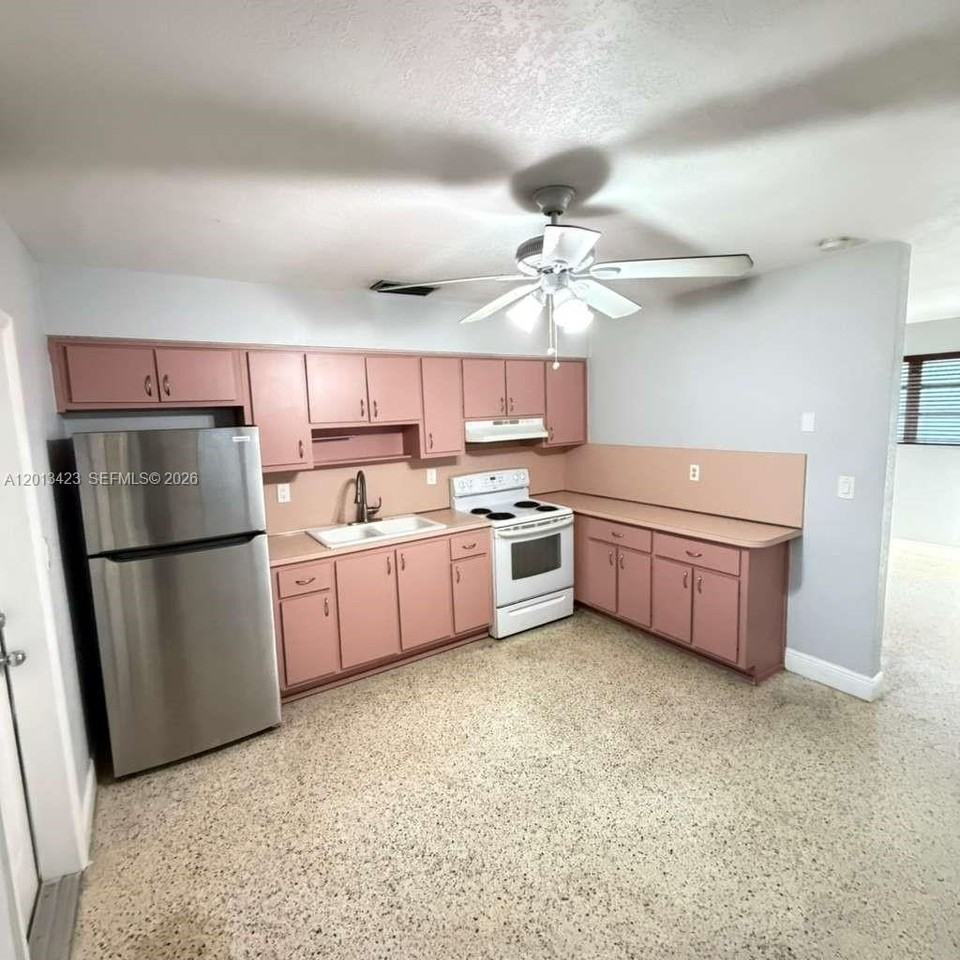 45 Nw 45th Ave #45 - Photo 2 of 17
