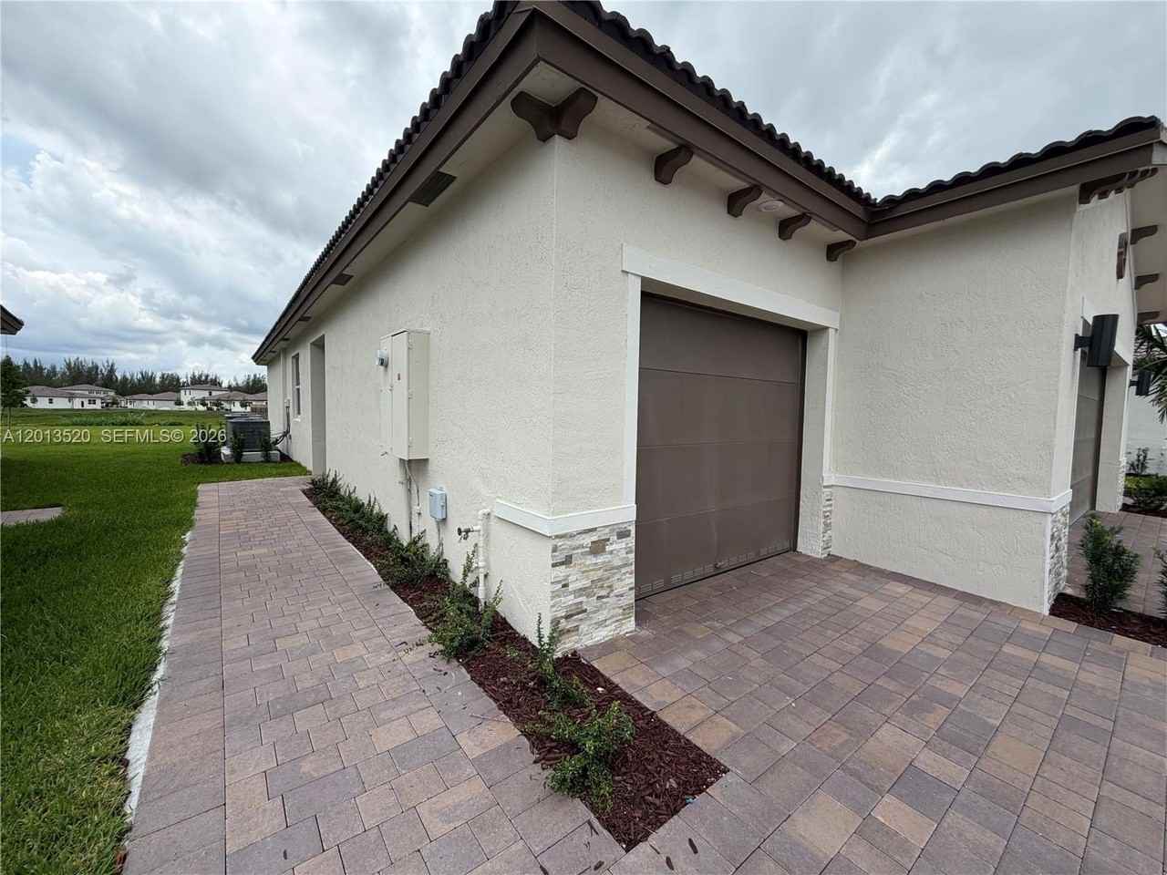 2384 Se 29th Dr #2384 - Photo 2 of 40