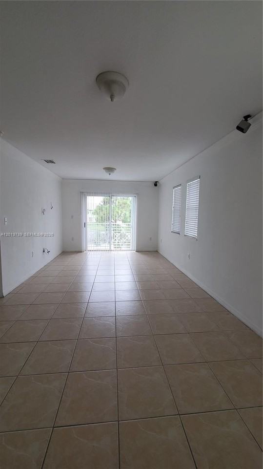 8804 Nw 109th Pl #402 - Photo 4 of 26
