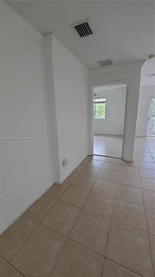 8804 Nw 109th Pl #402 - Photo 5 of 26