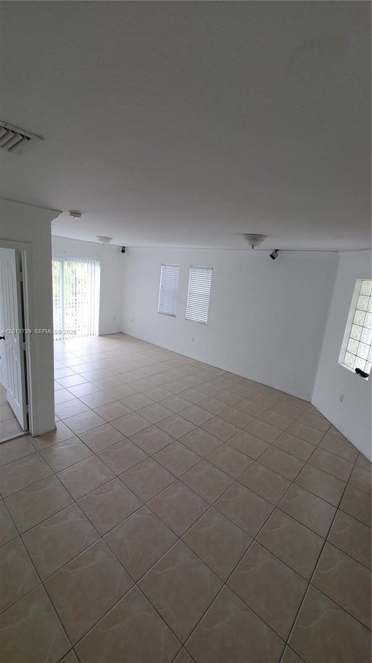 8804 Nw 109th Pl #402 - Photo 6 of 26