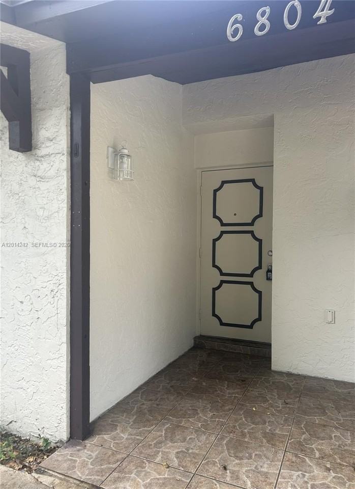 6804 Sw 37th St #11E - Photo 2 of 36