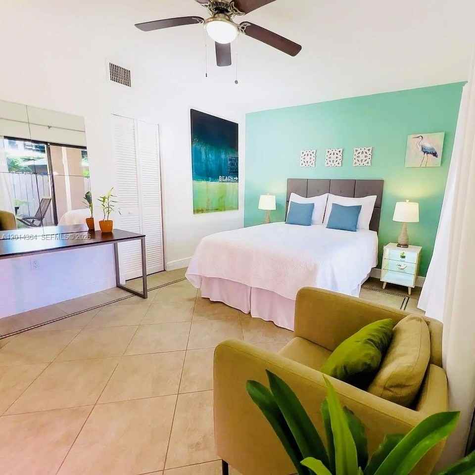 585 Ne 66th St #3 - Photo 5 of 11