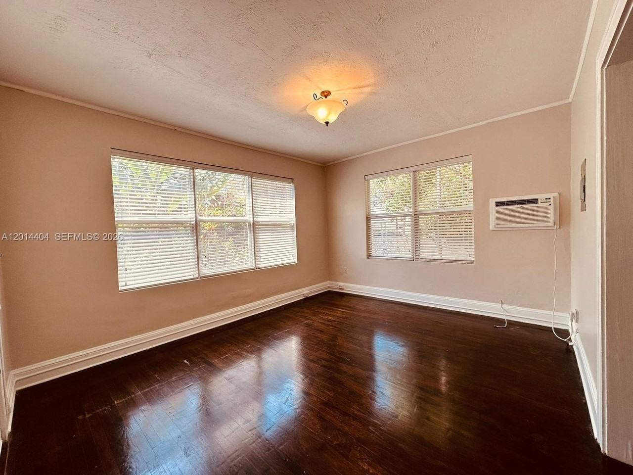 344 Mendoza Ave #3 - Photo 2 of 10