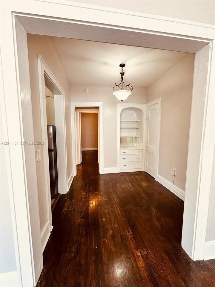 344 Mendoza Ave #3 - Photo 3 of 10