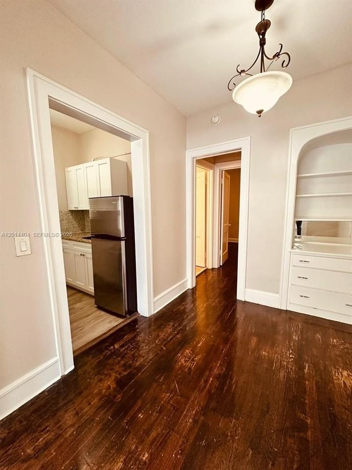 344 Mendoza Ave #3 - Photo 4 of 10