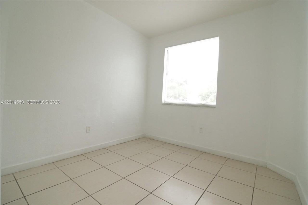 1568 Se 26th St #206 - Photo 6 of 11