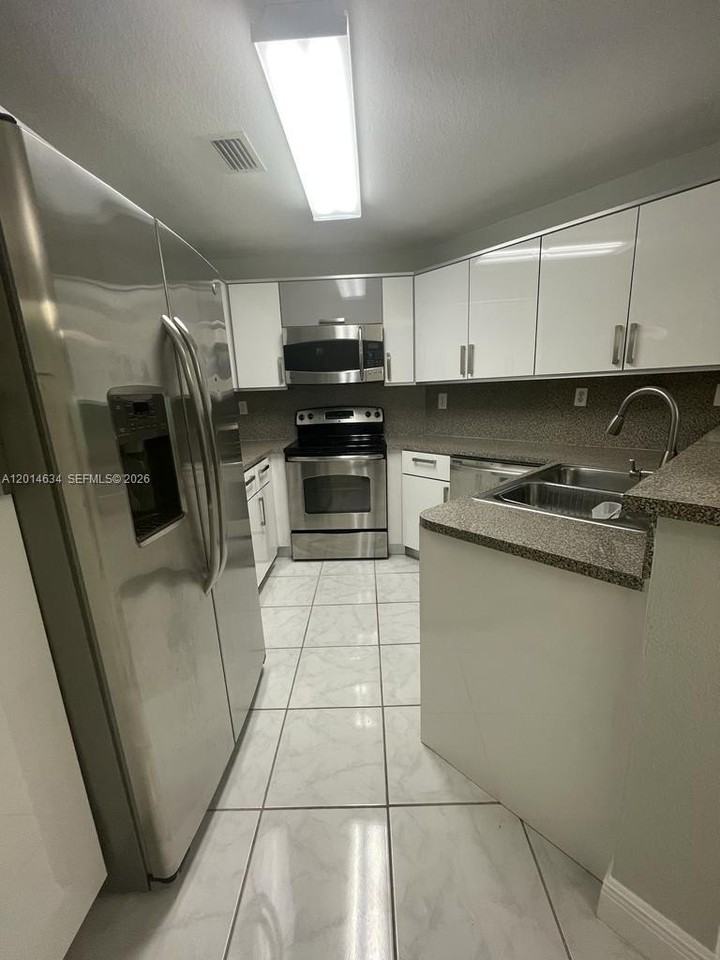 4760 Sw 166th Ct #0 - Photo 5 of 20