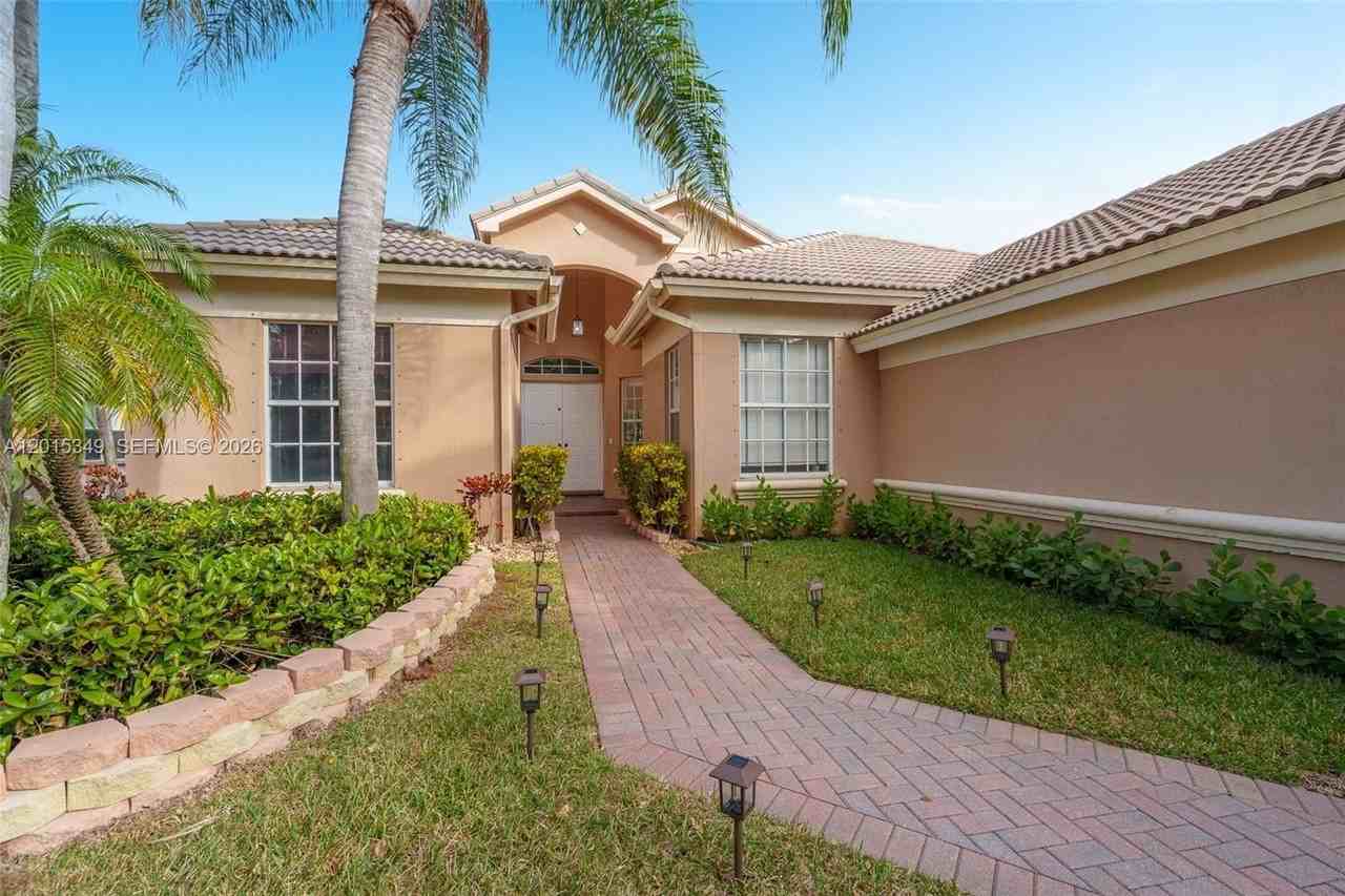 10635 Nw 61st Ct - Photo 3 of 50