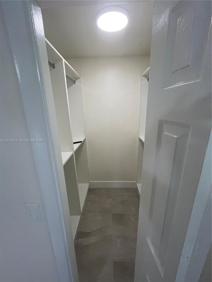 9970 Sw 14th Ter #B - Photo 5 of 9