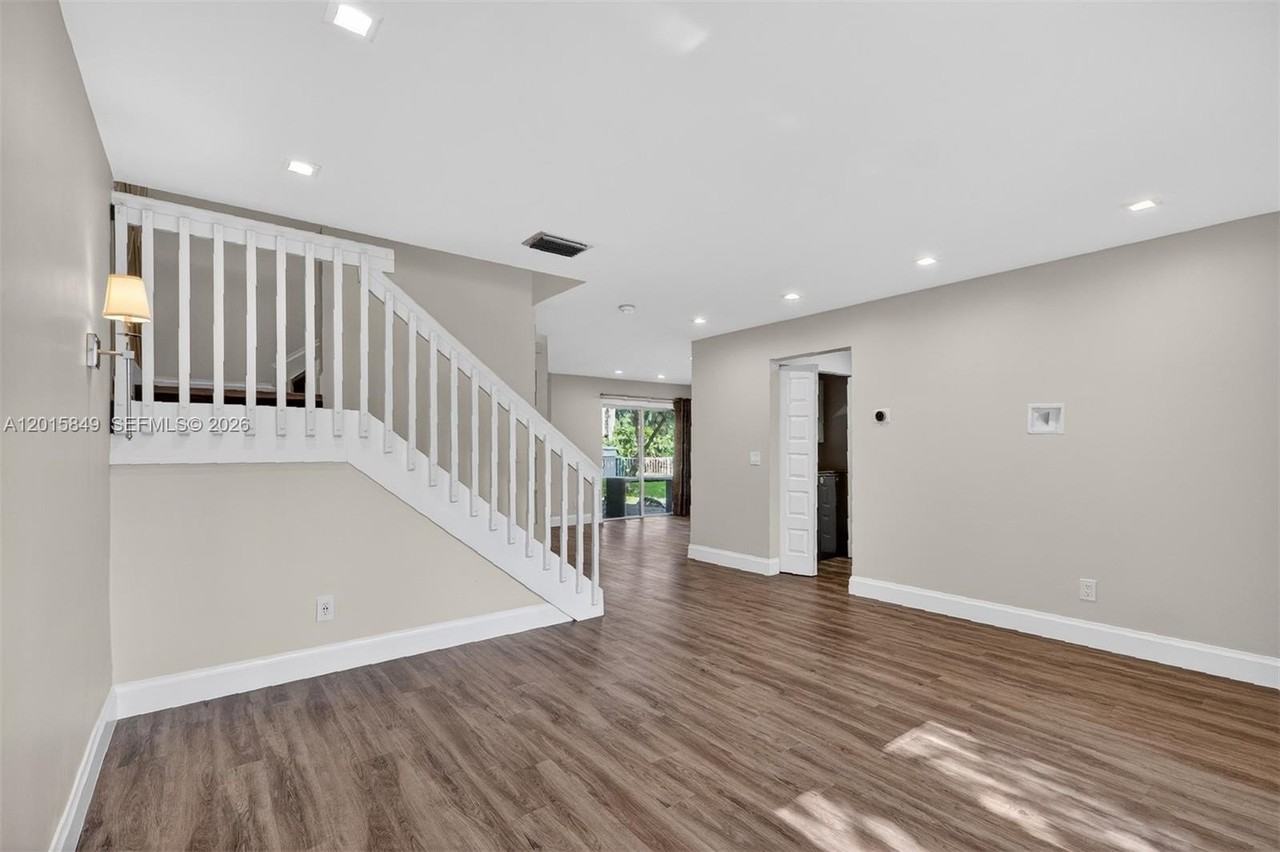 1603 W Harmony Lake Cir - Photo 7 of 50