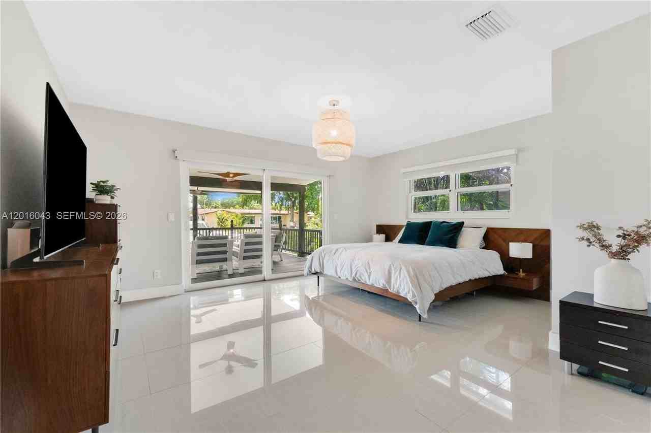 4440 Sw 28th Ter - Photo 6 of 20