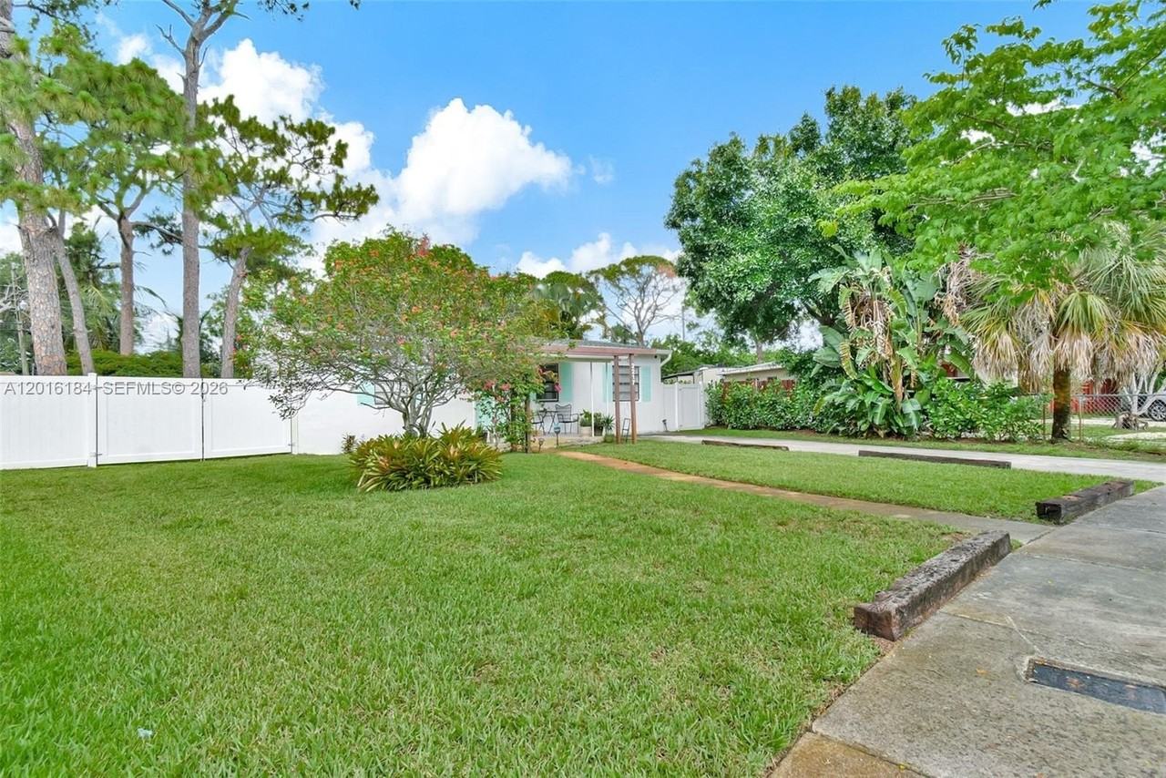 2217 Sw 1st Ct #2217 - Photo 7 of 42