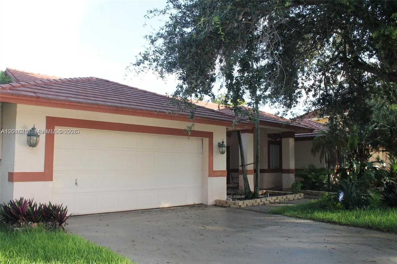 10340 Sw 15th St - Photo 2 of 19
