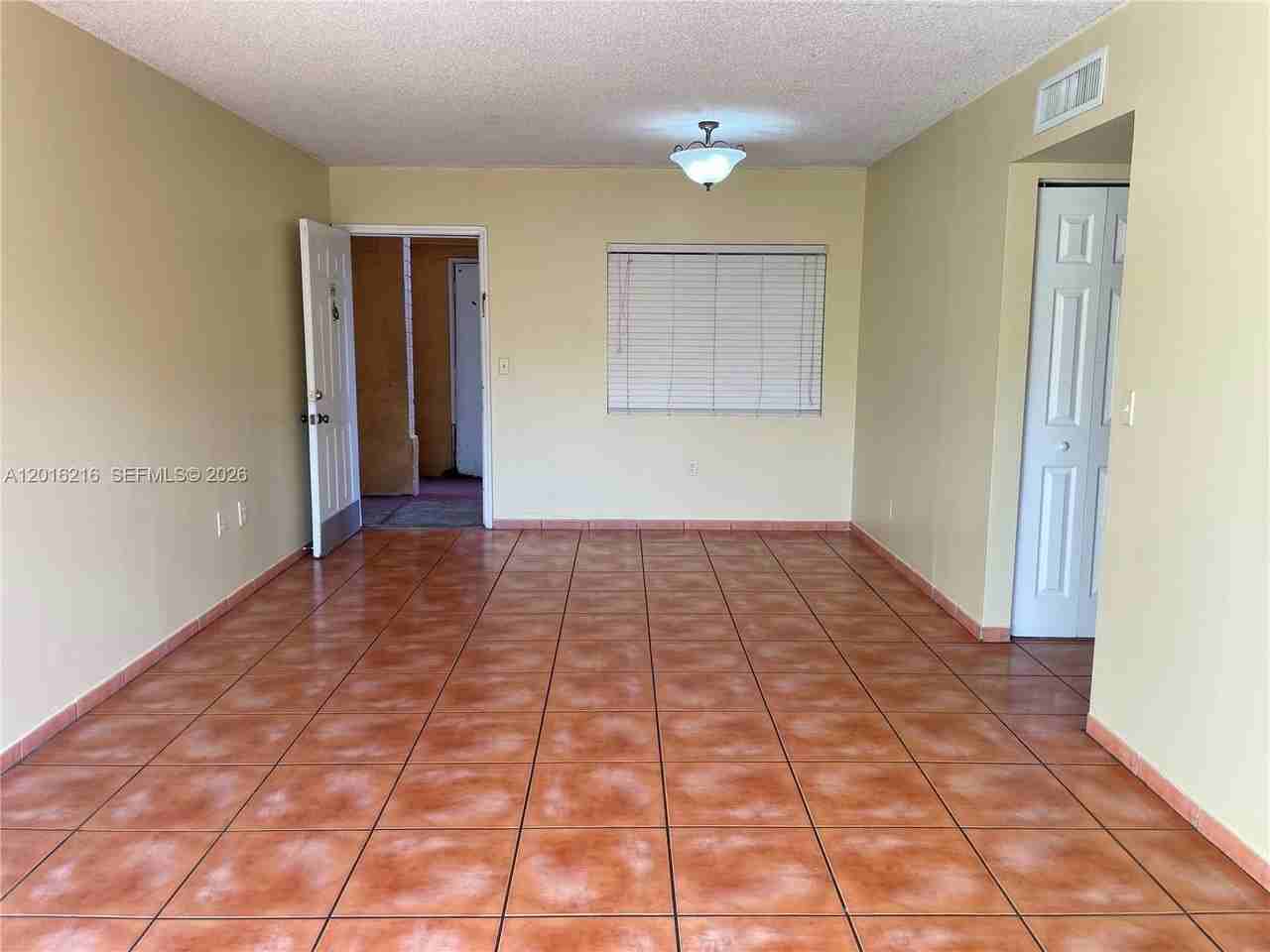 6255 Kendale Lakes Cir #116 - Photo 5 of 19