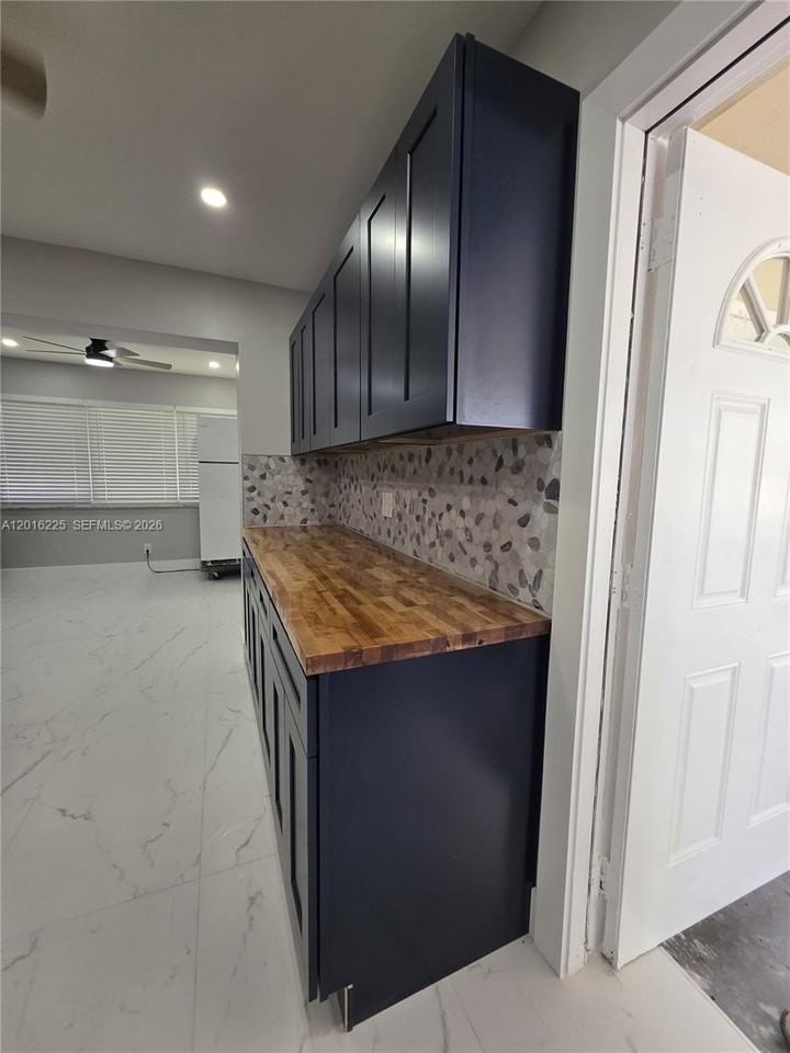 2281 N 56th Ter - Photo 4 of 9