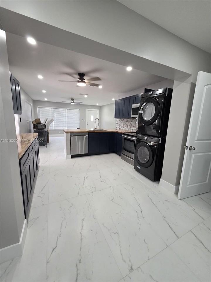2281 N 56th Ter - Photo 5 of 9