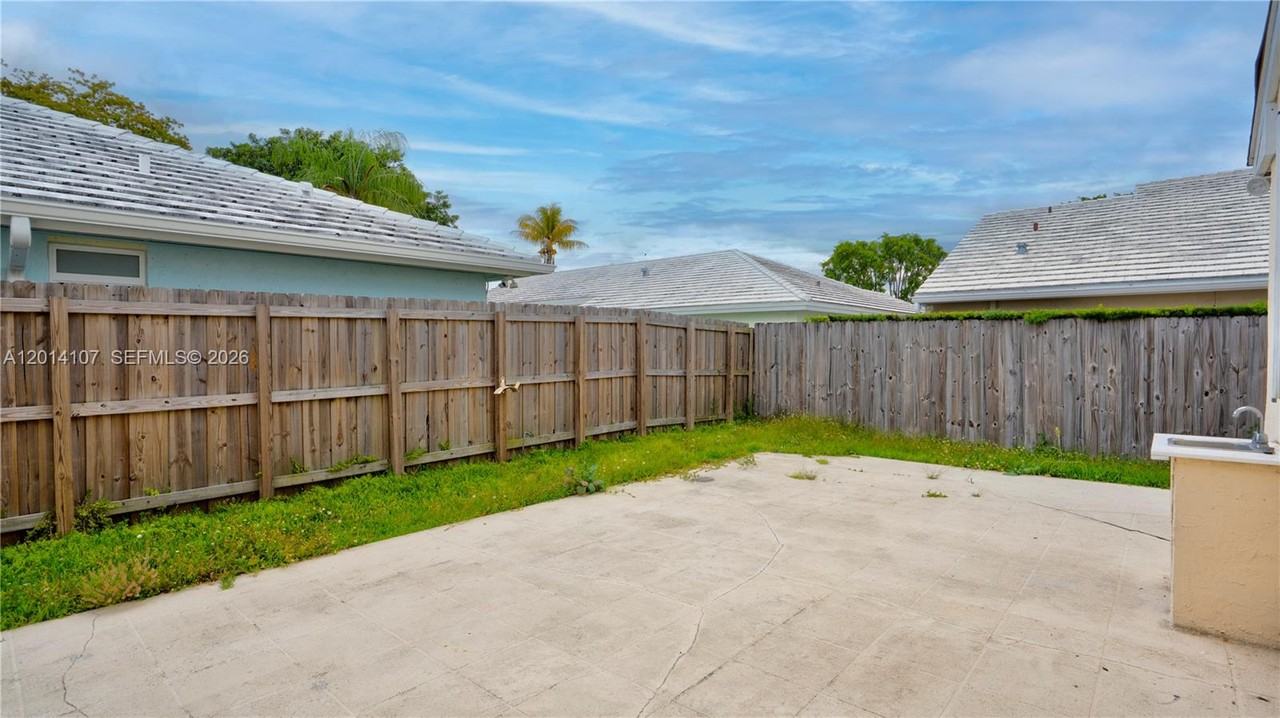 6410 Sw 112th Pl - Photo 2 of 8