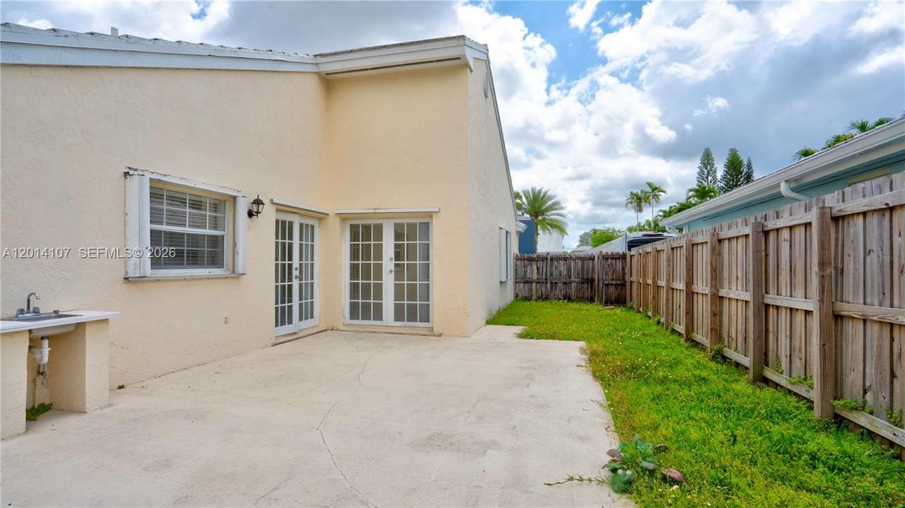 6410 Sw 112th Pl - Photo 3 of 8