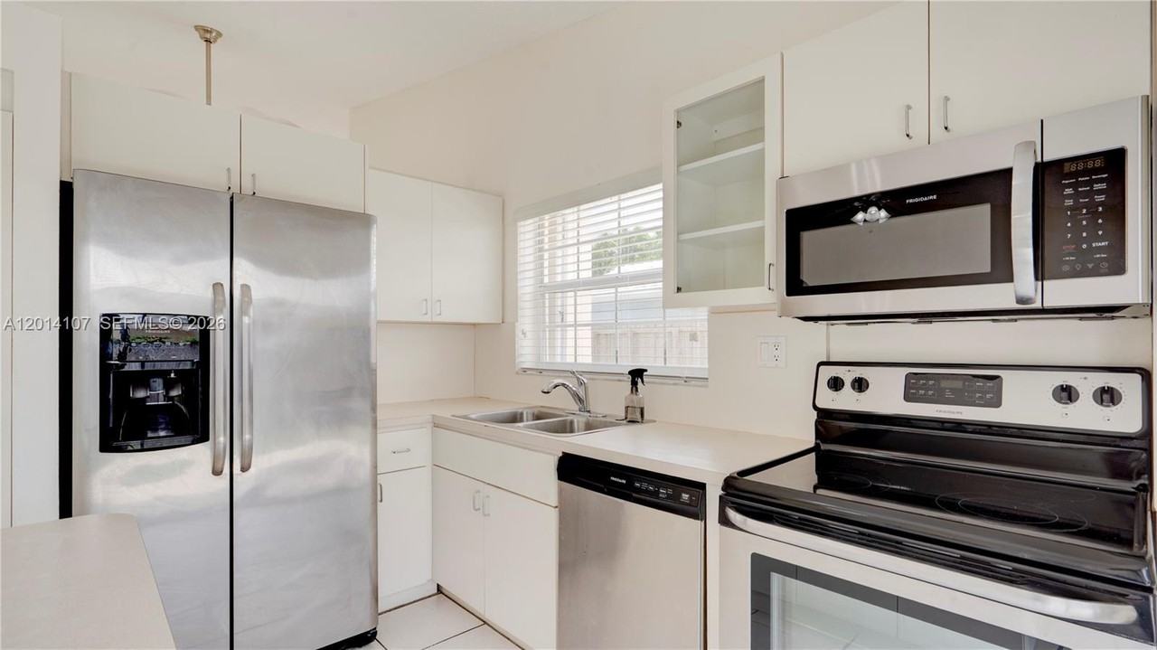6410 Sw 112th Pl - Photo 6 of 8