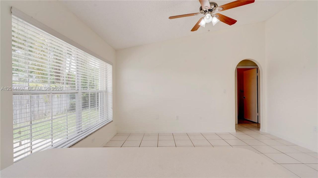 6410 Sw 112th Pl - Photo 7 of 8