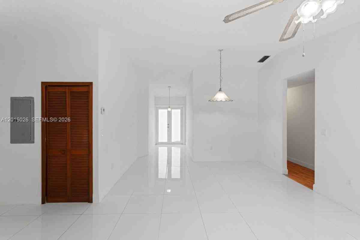 9617 Sw 144th Pl - Photo 7 of 8