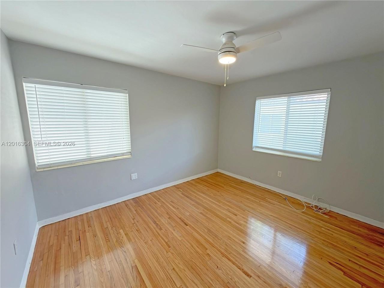 4 Ne 47th St #4 - Photo 7 of 12