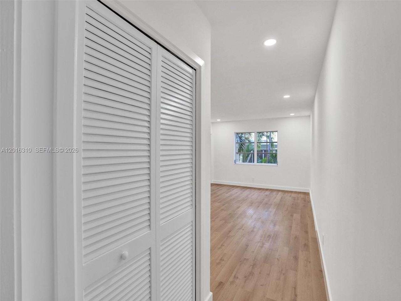 2426 Se 17th St #204A - Photo 2 of 25