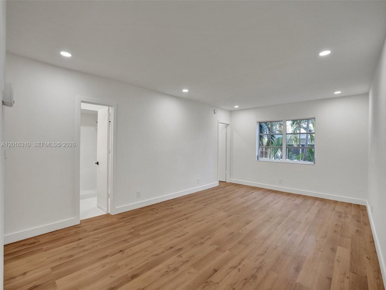 2426 Se 17th St #204A - Photo 3 of 25
