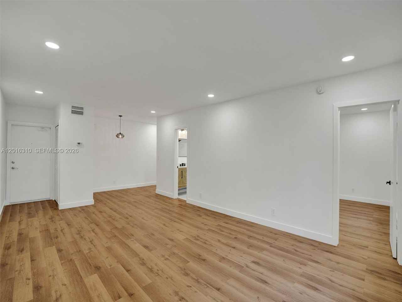 2426 Se 17th St #204A - Photo 4 of 25