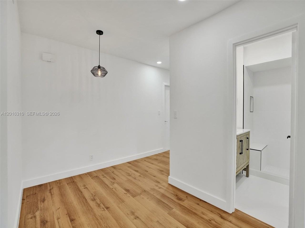 2426 Se 17th St #204A - Photo 5 of 25