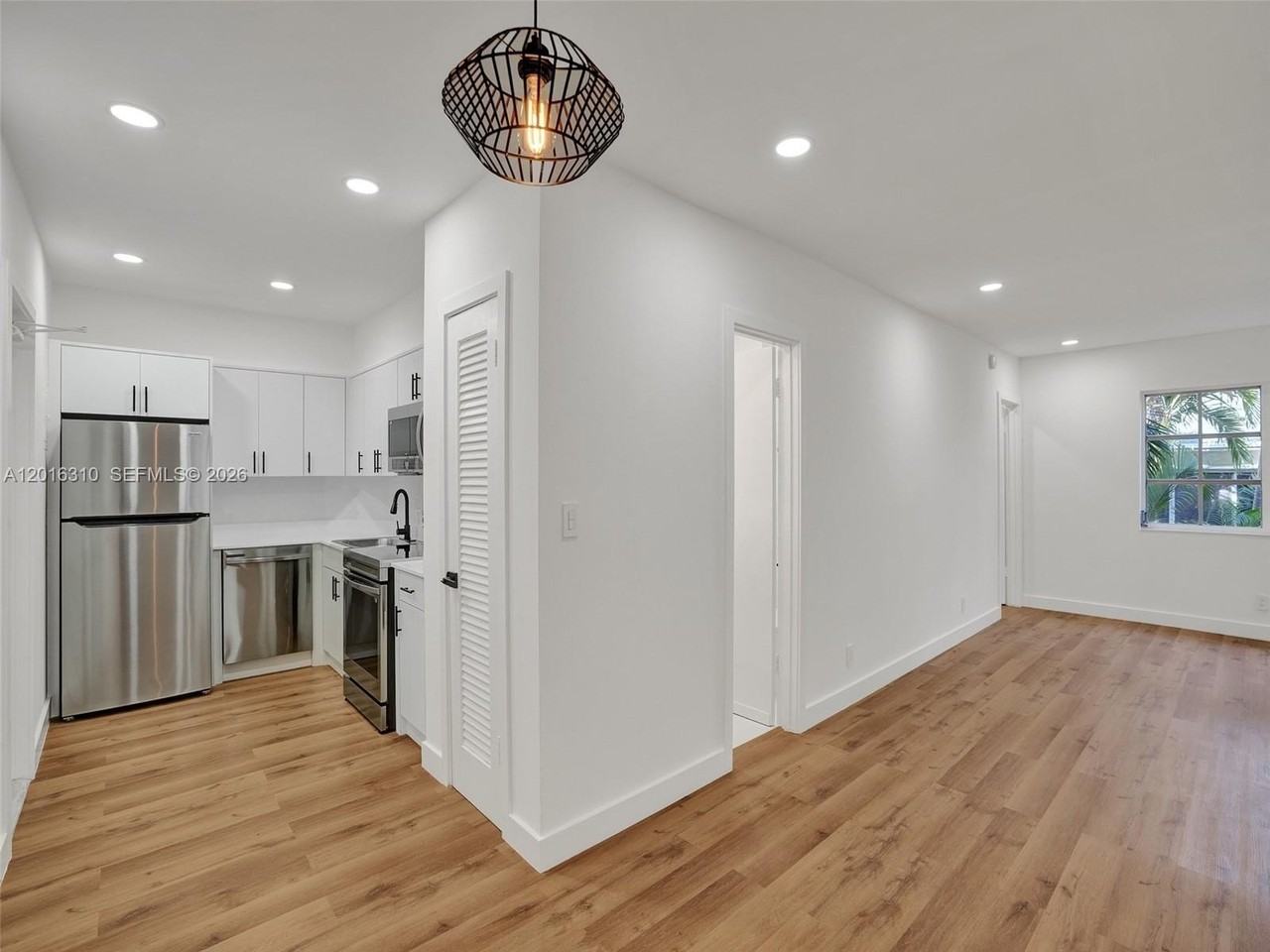 2426 Se 17th St #204A - Photo 6 of 25