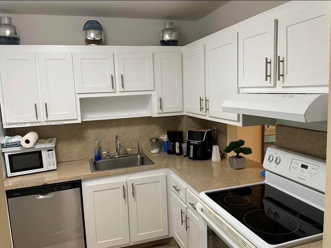 151 Berkley Rd #303 - Photo 3 of 11